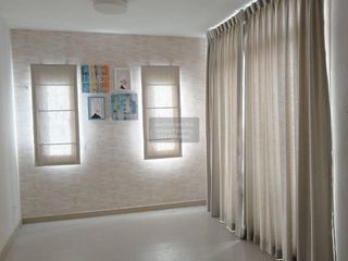 Casa adosada en venta de 3 habitaciones en Bang Sao Thong, Samut Prakan