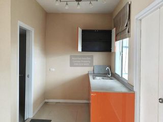 Casa adosada en venta de 3 habitaciones en Bang Sao Thong, Samut Prakan