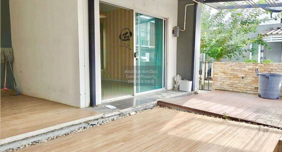 Casa adosada en venta de 3 habitaciones en Bang Sao Thong, Samut Prakan
