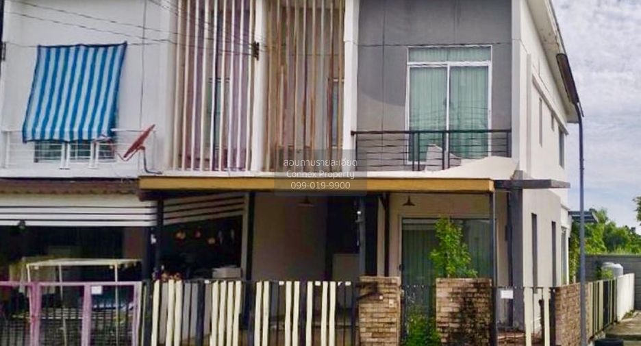 Casa adosada en venta de 3 habitaciones en Bang Sao Thong, Samut Prakan