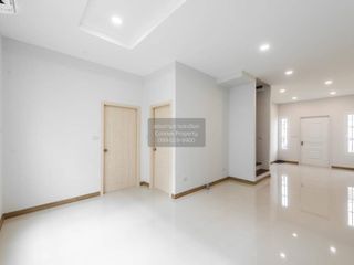 For sale 3 bedrooms townhouse in Sam Phran, Nakhon Pathom