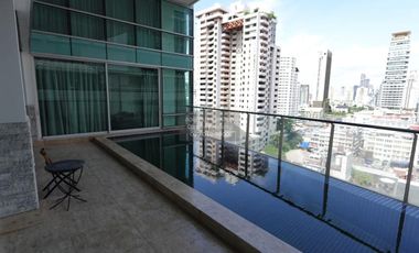 For sale 3 bedrooms condo in Khlong Toei, Bangkok
