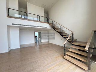 For sale 4 ベッドルーム condo in Khlong San, Bangkok