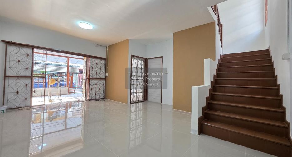 For sale 3 bedrooms townhouse in Nakhon Chai Si, Nakhon Pathom
