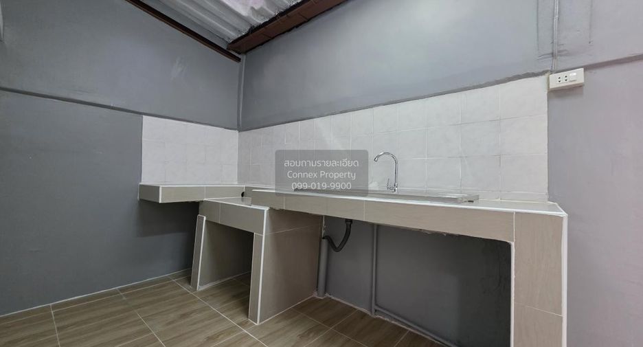 For sale 3 bedrooms townhouse in Nakhon Chai Si, Nakhon Pathom