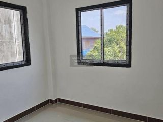 Casa adosada en venta de 2 habitaciones en Nong Chok, Bangkok