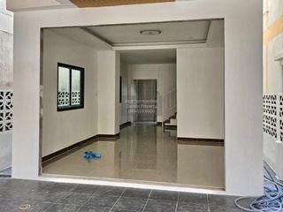 Casa adosada en venta de 2 habitaciones en Nong Chok, Bangkok