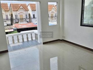 Casa adosada en venta de 2 habitaciones en Nong Chok, Bangkok