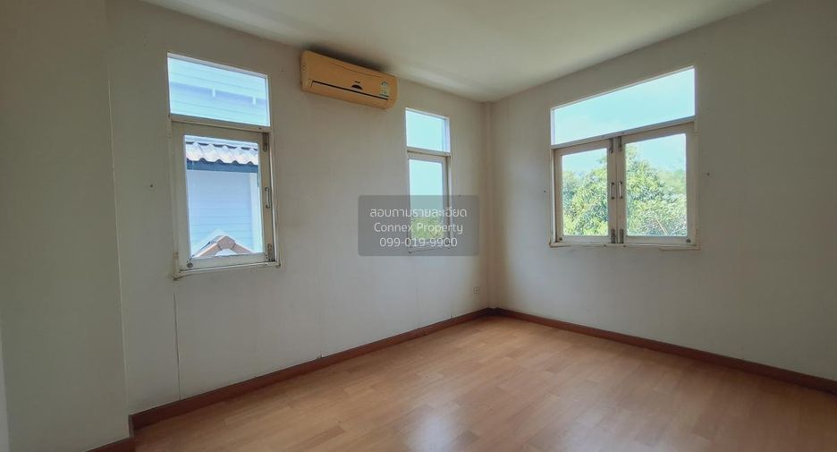 出售 3 卧室 独立屋 在 Si Racha, Chon Buri