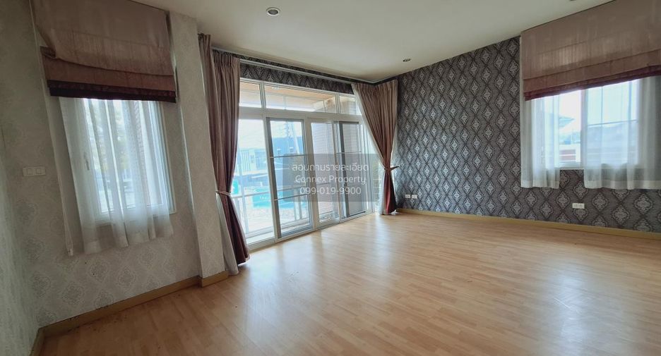 For sale 3 bedrooms house in Si Racha, Chonburi