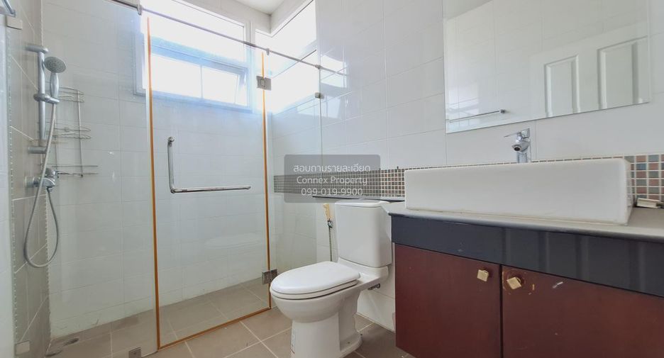 For sale 3 bedrooms house in Si Racha, Chonburi