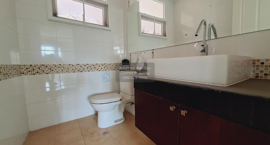 For sale 3 bedrooms house in Si Racha, Chonburi