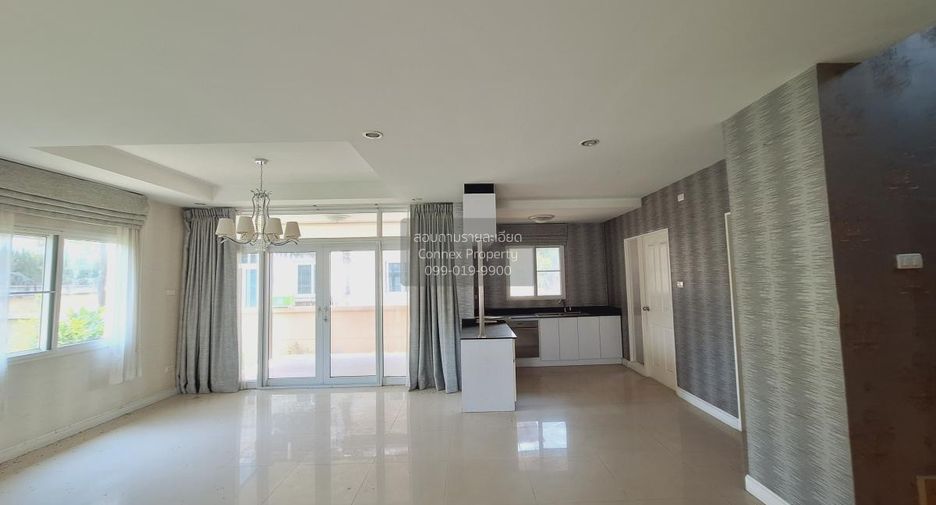 For sale 3 bedrooms house in Si Racha, Chonburi