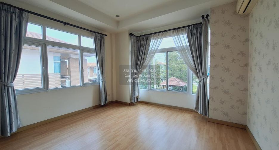 For sale 3 bedrooms house in Si Racha, Chonburi