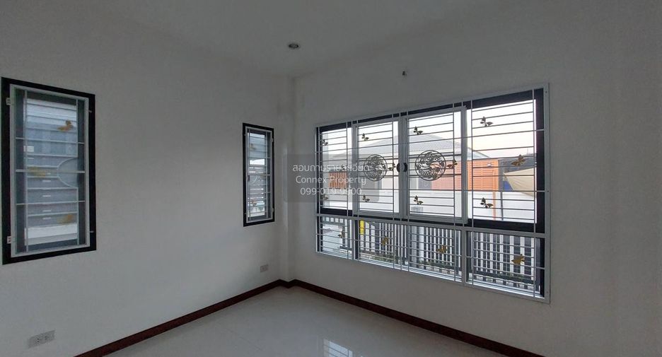 出售 3 卧室 独立屋 在 Phanat Nikhom, Chon Buri