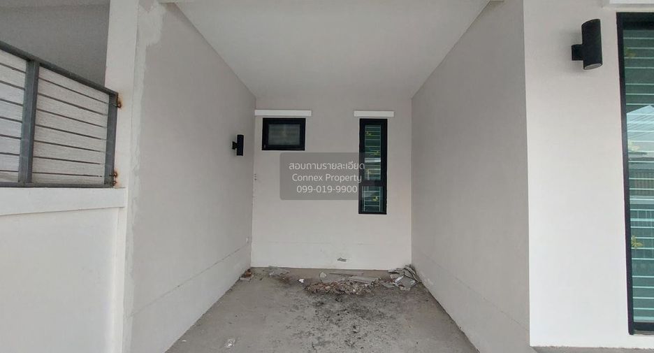出售 3 卧室 独立屋 在 Phanat Nikhom, Chon Buri