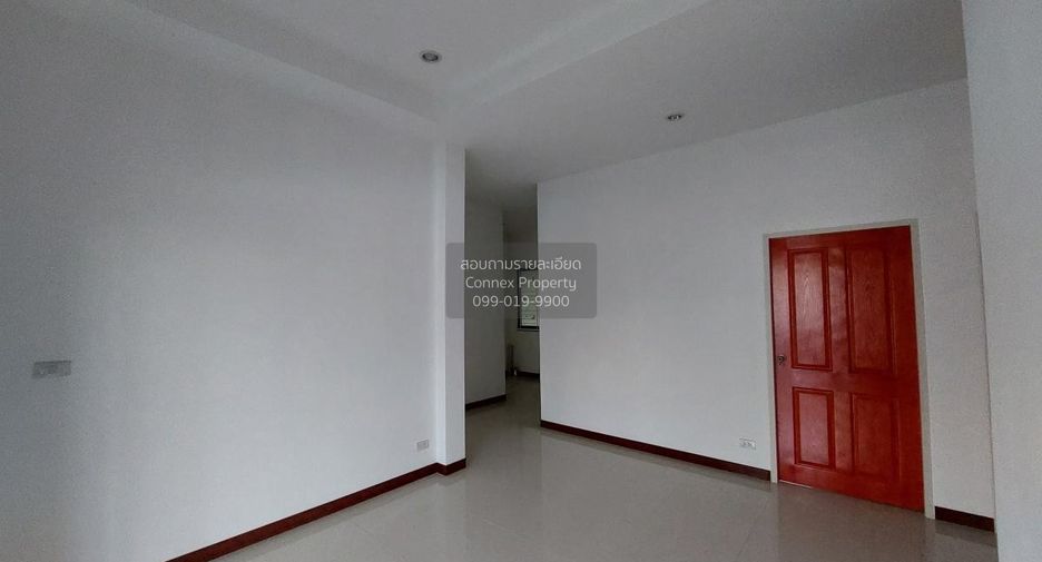 出售 3 卧室 独立屋 在 Phanat Nikhom, Chon Buri