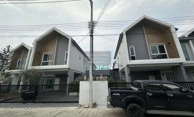 出售 4 卧室 独立屋 在 Lam Luk Ka, Pathum Thani