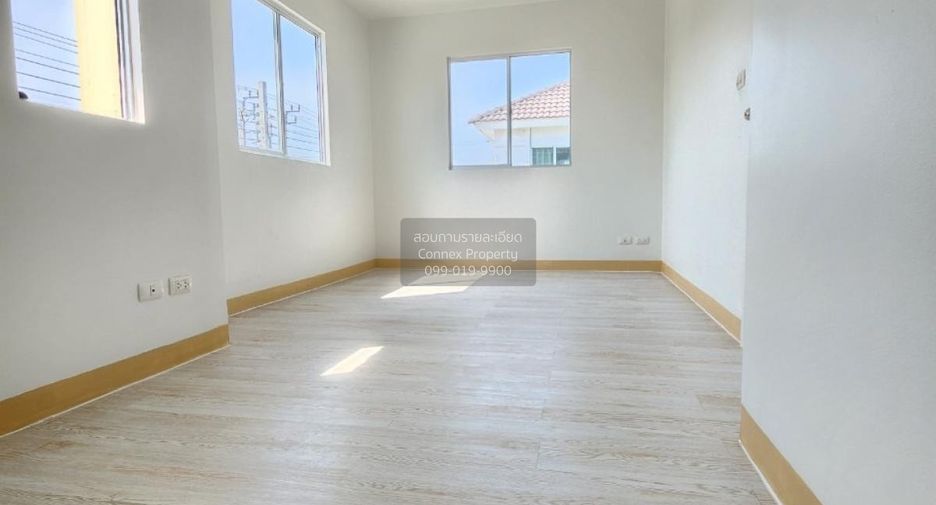 Casa adosada en venta de 3 habitaciones en Phra Samut Chedi, Samut Prakan