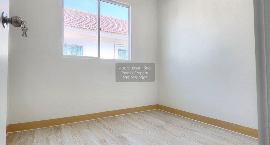 Casa adosada en venta de 3 habitaciones en Phra Samut Chedi, Samut Prakan