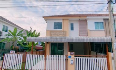 Casa adosada en venta de 3 habitaciones en Phra Samut Chedi, Samut Prakan