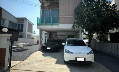 Haus zum Kauf mit 4 Zimmer in Lat Krabang, Bangkok