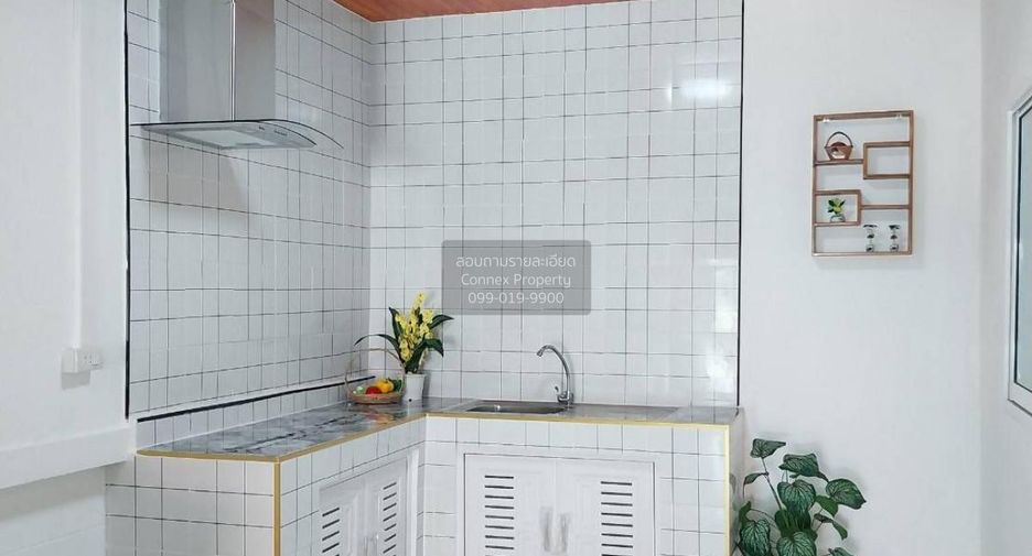 Casa adosada en venta de 3 habitaciones en Nong Chok, Bangkok