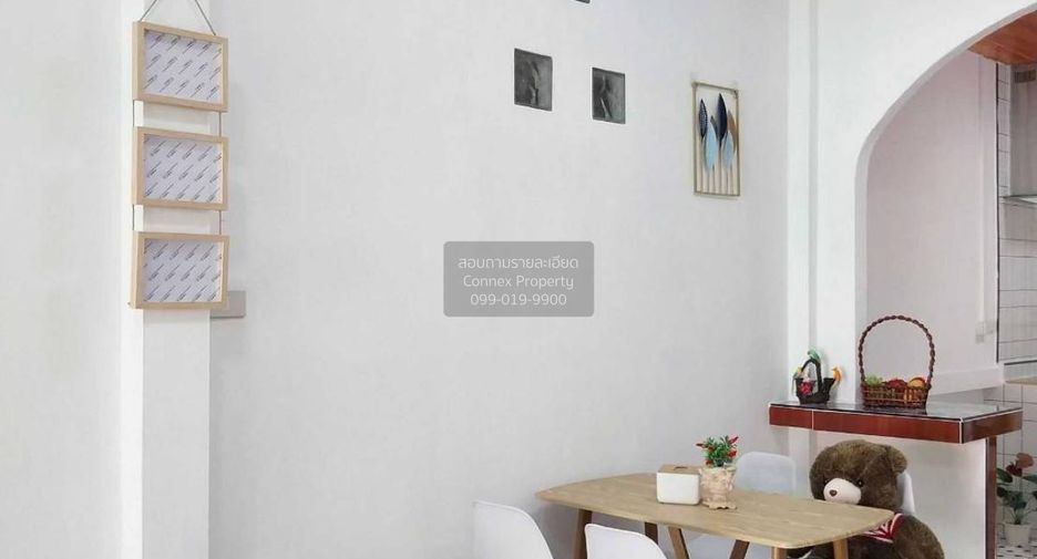 Casa adosada en venta de 3 habitaciones en Nong Chok, Bangkok
