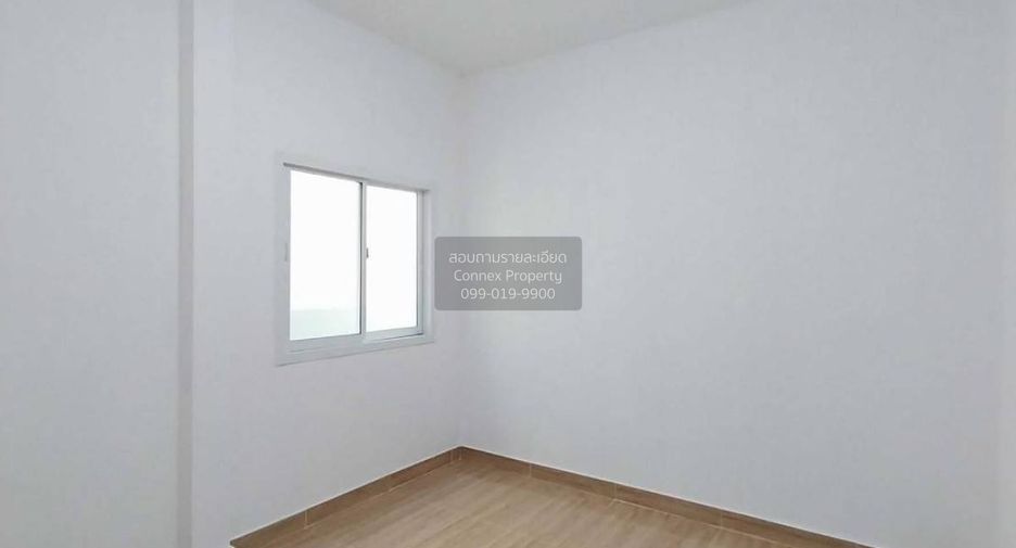 Casa adosada en venta de 3 habitaciones en Nong Chok, Bangkok