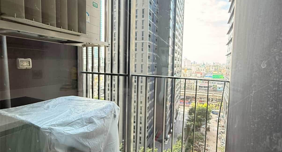 For sale 1 bed condo in Huai Khwang, Bangkok