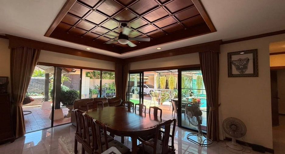 À vendre 4 chambres maison à Huay Yai, Pattaya