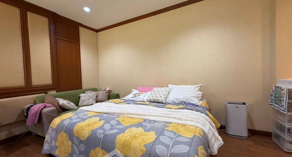 À vendre 4 chambres maison à Huay Yai, Pattaya