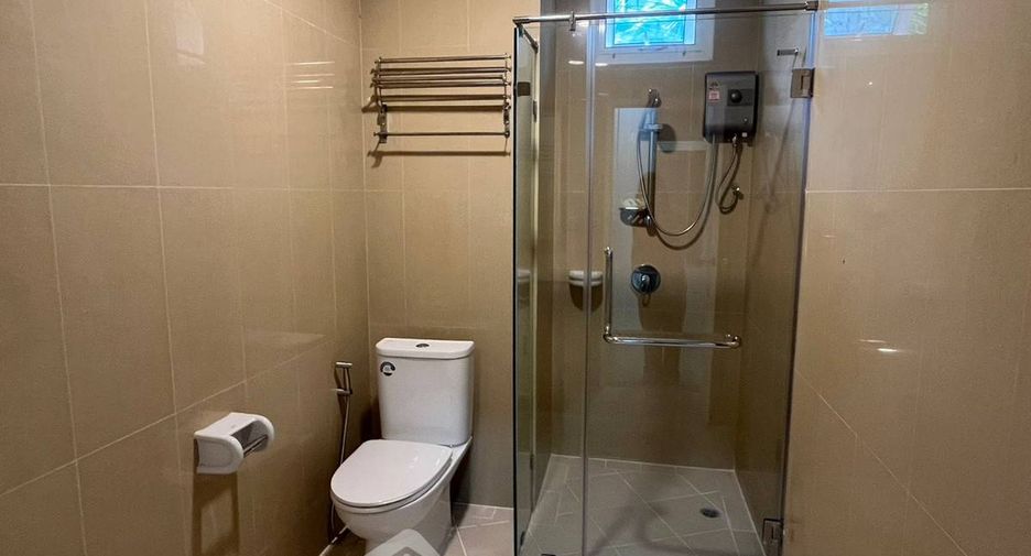 For rent 2 bedrooms apartment in Pathum Wan, Bangkok