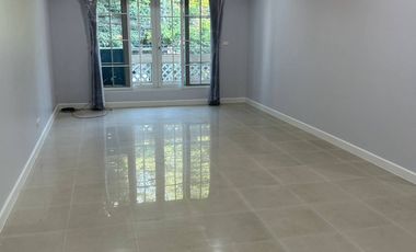 For rent 2 bedrooms apartment in Pathum Wan, Bangkok