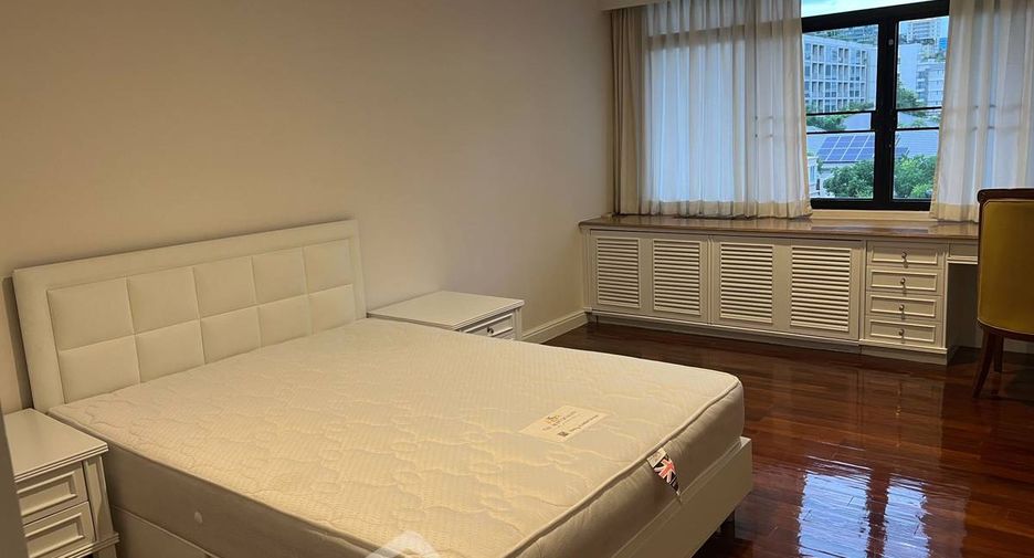 À louer 4 chambres appartement à Watthana, Bangkok