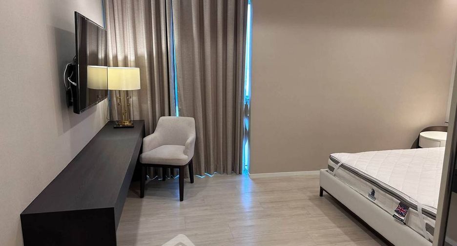 Condo en alquiler de 3 habitaciones en Khlong Toei, Bangkok