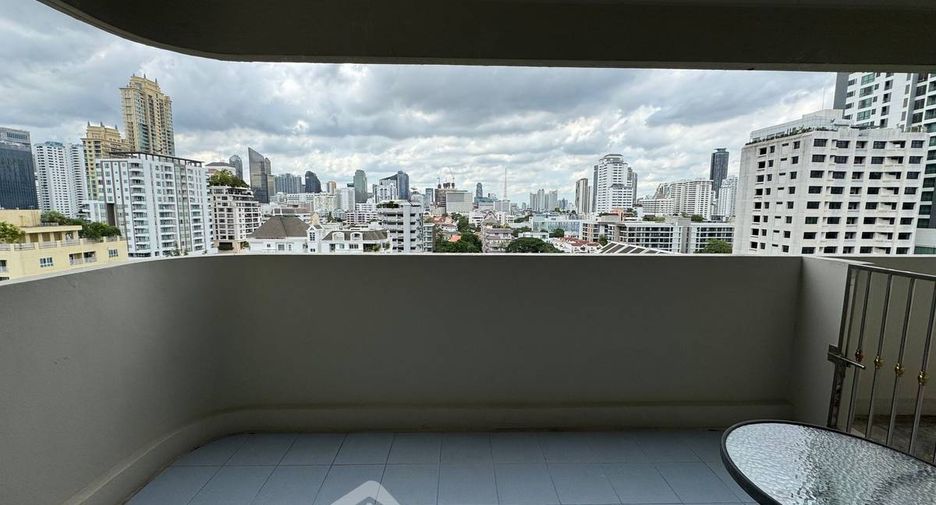 For rent 3 bedrooms condo in Watthana, Bangkok