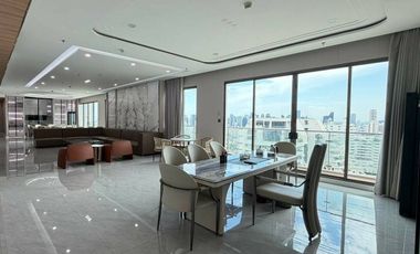 For rent 4 bedrooms condo in Watthana, Bangkok