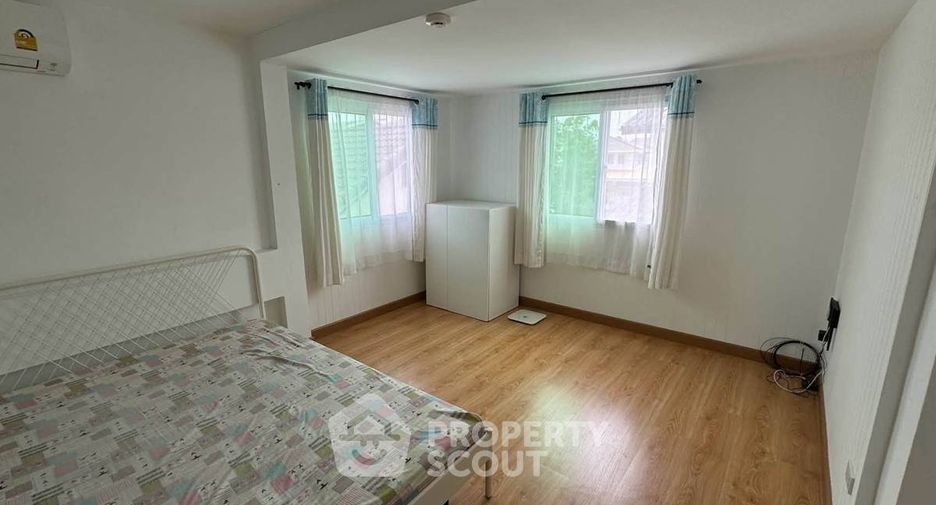 For rent 3 bedrooms house in Saphan Sung, Bangkok