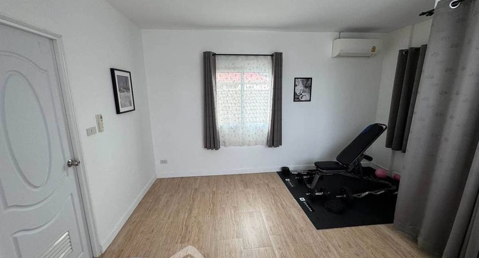 For rent 3 bedrooms house in Saphan Sung, Bangkok