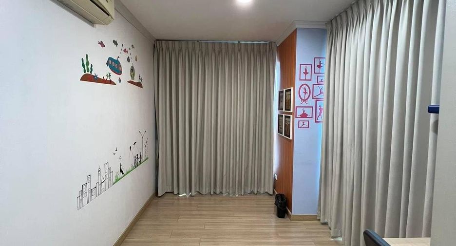 For rent 2 bedrooms condo in Sathon, Bangkok