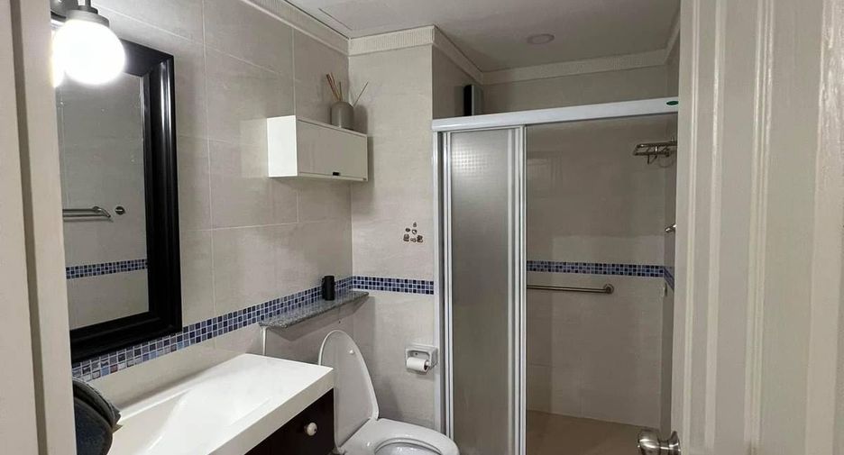 For rent 2 bedrooms condo in Sathon, Bangkok