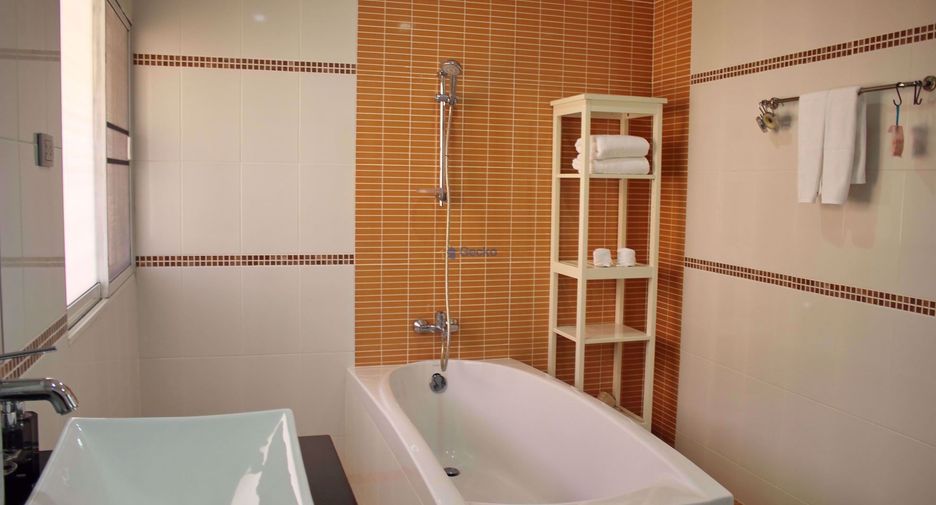 Casa en alquiler y en venta de 4 habitaciones en Bang Lamung, Chonburi