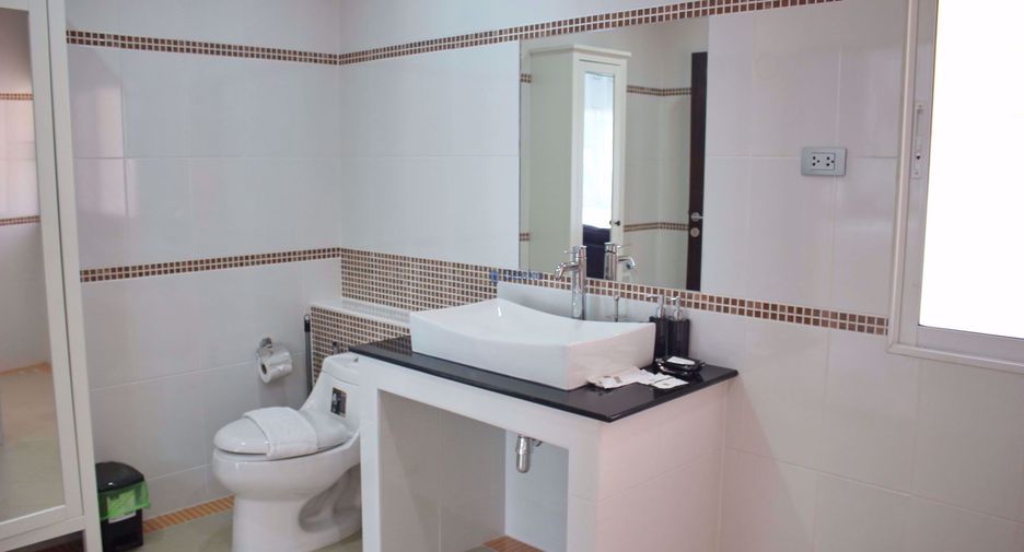 Casa en alquiler y en venta de 4 habitaciones en Bang Lamung, Chonburi