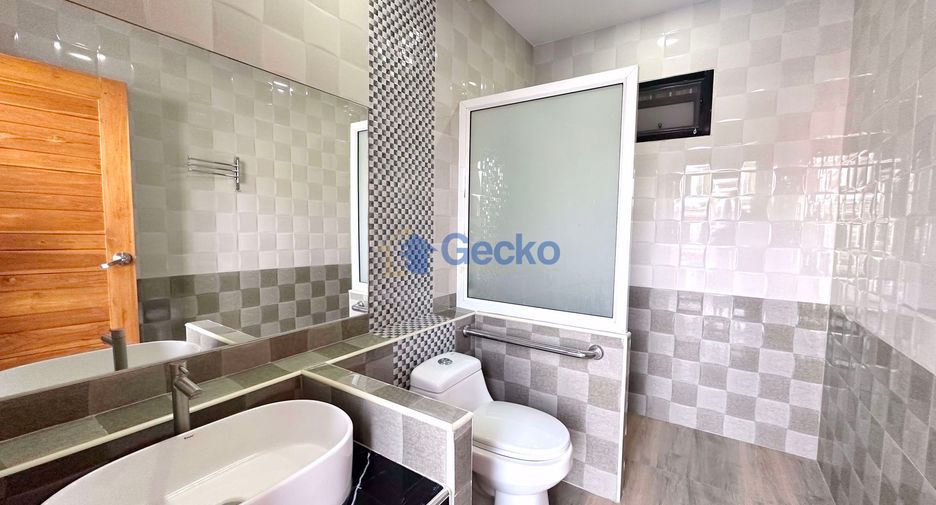 Casa en alquiler de 3 habitaciones en Bang Lamung, Chonburi
