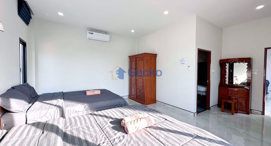 Casa en alquiler de 3 habitaciones en Bang Lamung, Chonburi