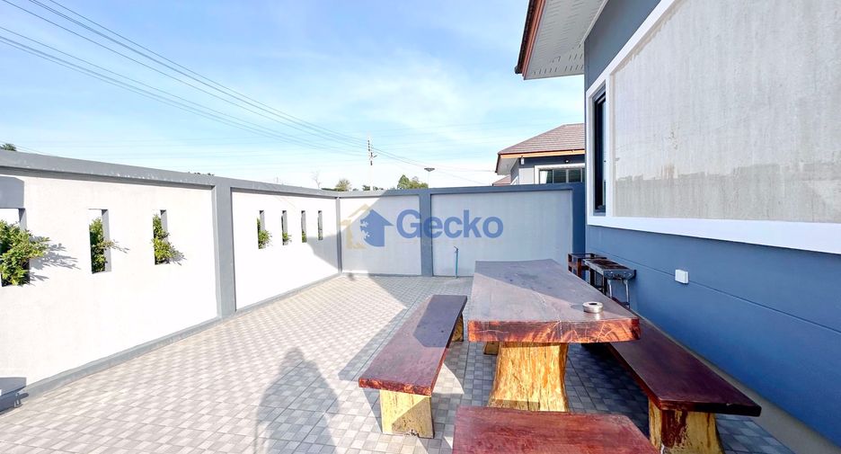 Casa en alquiler de 3 habitaciones en Bang Lamung, Chonburi