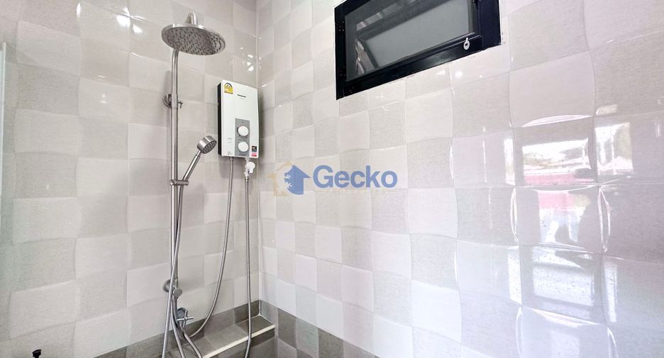 Casa en alquiler de 3 habitaciones en Bang Lamung, Chonburi
