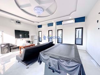 Casa en alquiler de 3 habitaciones en Bang Lamung, Chonburi