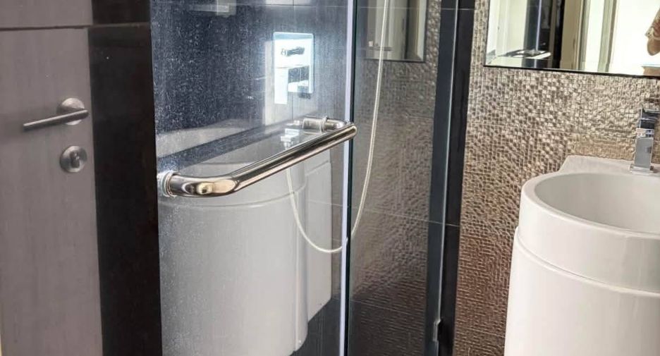 For rent 1 bed condo in Khlong Toei, Bangkok